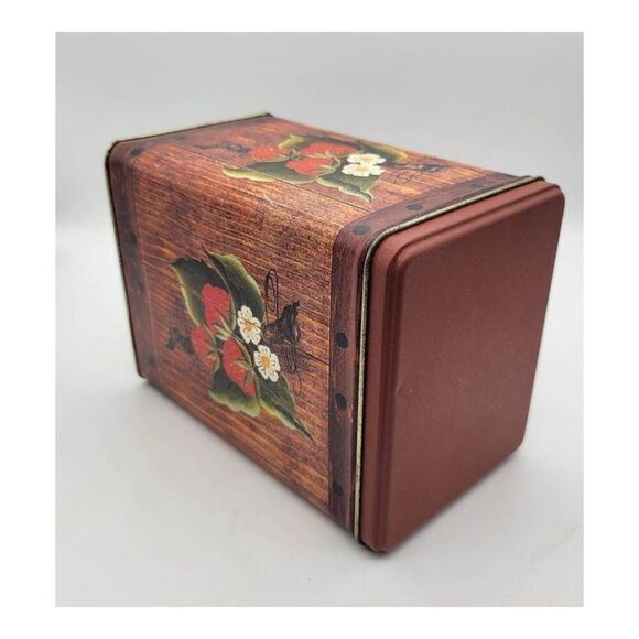 Vintage Strawberry Faux Wooden Metal Tin Box - Picture 6 of 7